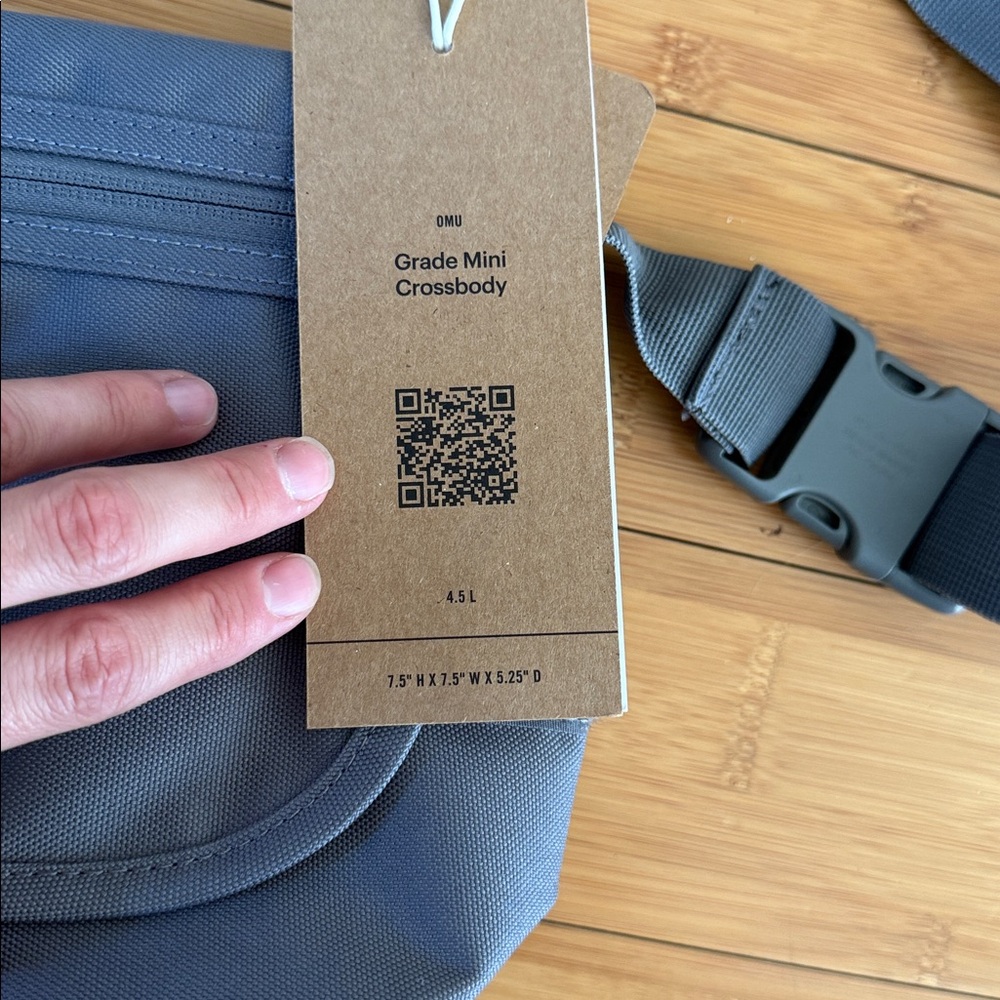 Herschel Grade Mini Crossbody NWT - Picture 2 of 9